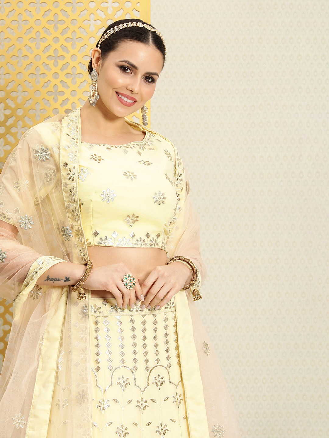 House of Pataudi Women Jashn Floral Woven Design Stitched Lehenga & Blouse With Dupatta, Yellow
House of Pataudi Women Jashn Floral Woven Design Stitched Lehenga & Blouse With Dupatta, Yellow