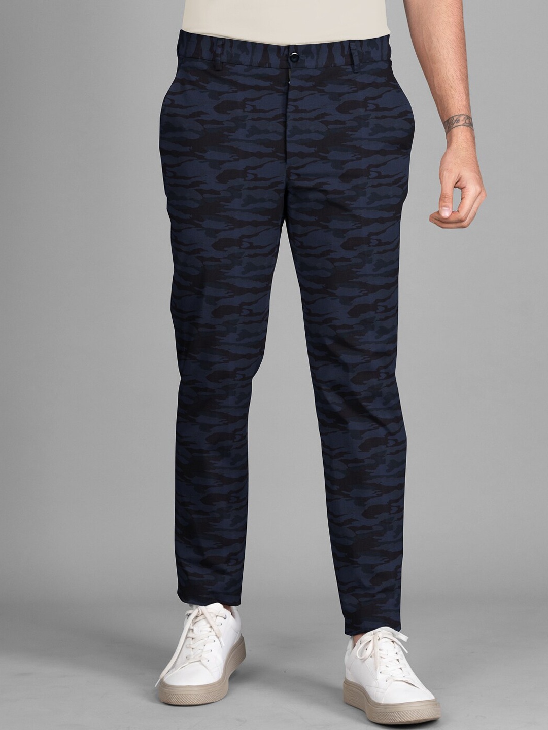 The Pant Project Men Camouflage Printed Slim Fit Mid-Rise Stretchable Cargo Trousers, Navy blue
The Pant Project Men Camouflage Printed Slim Fit Mid-Rise Stretchable Cargo Trousers, Navy blue