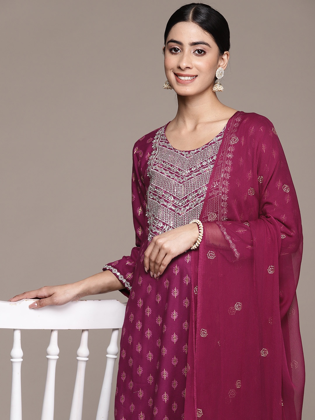 Anubhutee Ethnic Motifs Embroidered Sequinned Kurta With Trousers & With Dupatta, Burgundy
Anubhutee Ethnic Motifs Embroidered Sequinned Kurta With Trousers & With Dupatta, Burgundy