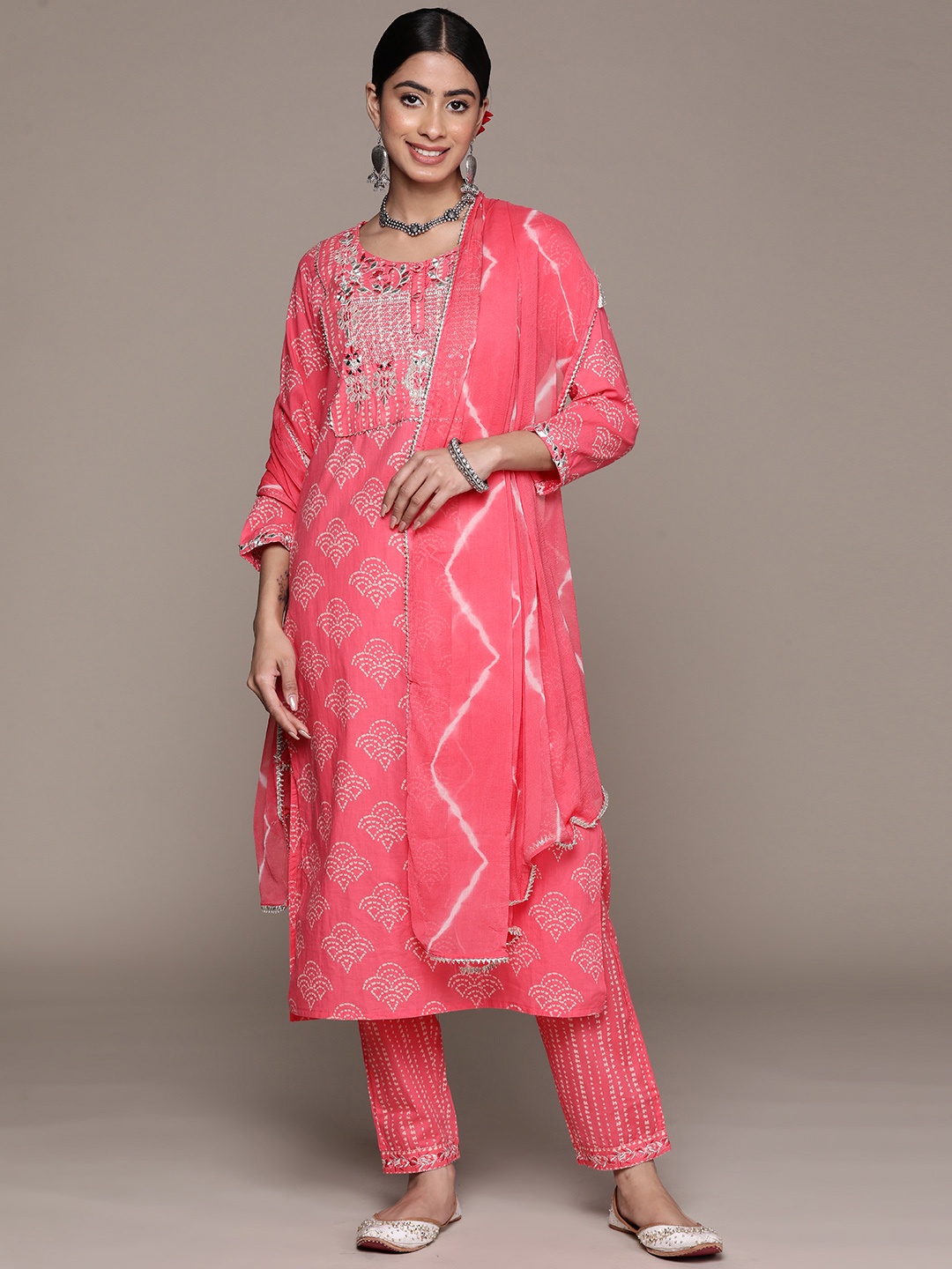 Ishin Women Floral Embroidered Gotta Patti Pure Cotton Kurta with Trousers & With Dupatta, Pink
Ishin Women Floral Embroidered Gotta Patti Pure Cotton Kurta with Trousers & With Dupatta, Pink