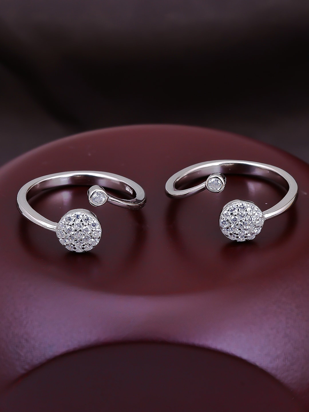 Pissara by Sukkhi 925 Sterling Silver & Rhodium-Plated CZ-Studded Adjustable Toe Rings, White
Pissara by Sukkhi 925 Sterling Silver & Rhodium-Plated CZ-Studded Adjustable Toe Rings, White
