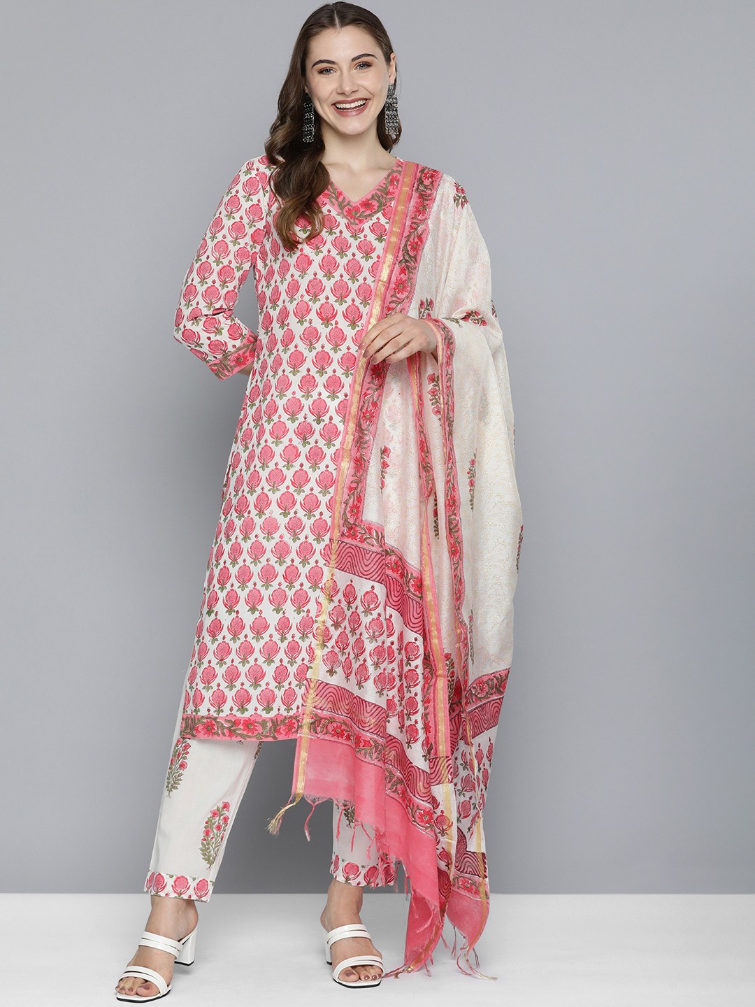 HERE&NOW Women Floral Printed Regular Pure Cotton Kurta with Trousers & With Dupatta, White
HERE&NOW Women Floral Printed Regular Pure Cotton Kurta with Trousers & With Dupatta, White