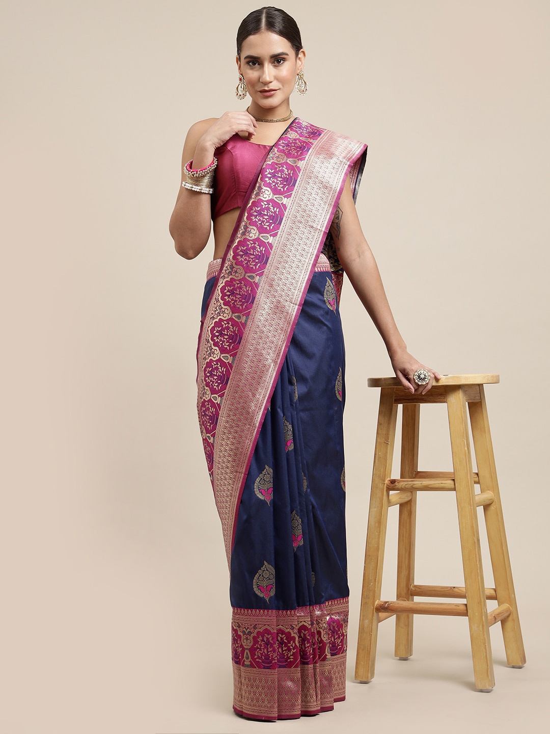 Royal Rajgharana Saree Ethnic Motifs Woven Design Zari Pure Silk Banarasi Sarees, Navy blue
Royal Rajgharana Saree Ethnic Motifs Woven Design Zari Pure Silk Banarasi Sarees, Navy blue