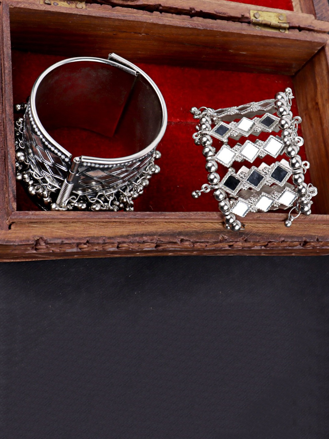 Krelin Women 2 Black & Silver-Toned Sterling Silver Oxidised Cuff Bracelet