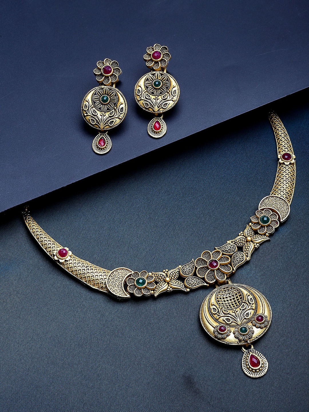 KARATCART Gold-Plated Stone-Studded Necklace & Earring Jewellery Set, Red