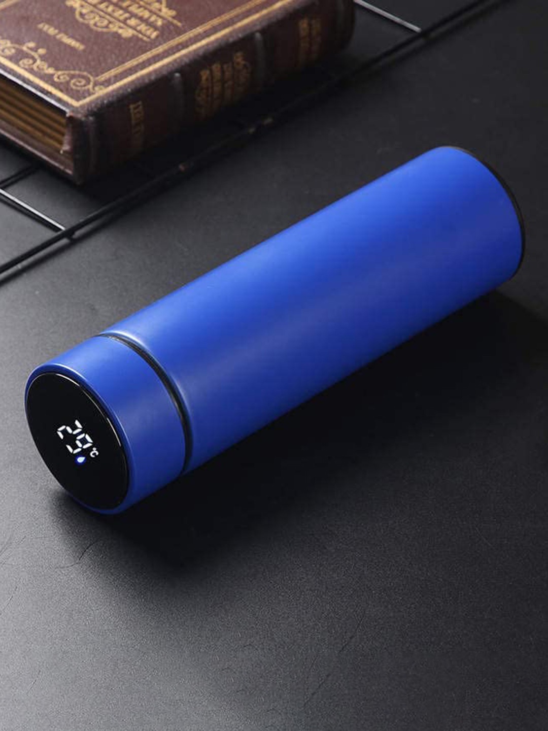 Awestuffs Smart Blue Vacuum Insulated Water Bottle with LED Temperature Display 500 ml
Awestuffs Smart Blue Vacuum Insulated Water Bottle with LED Temperature Display 500 ml