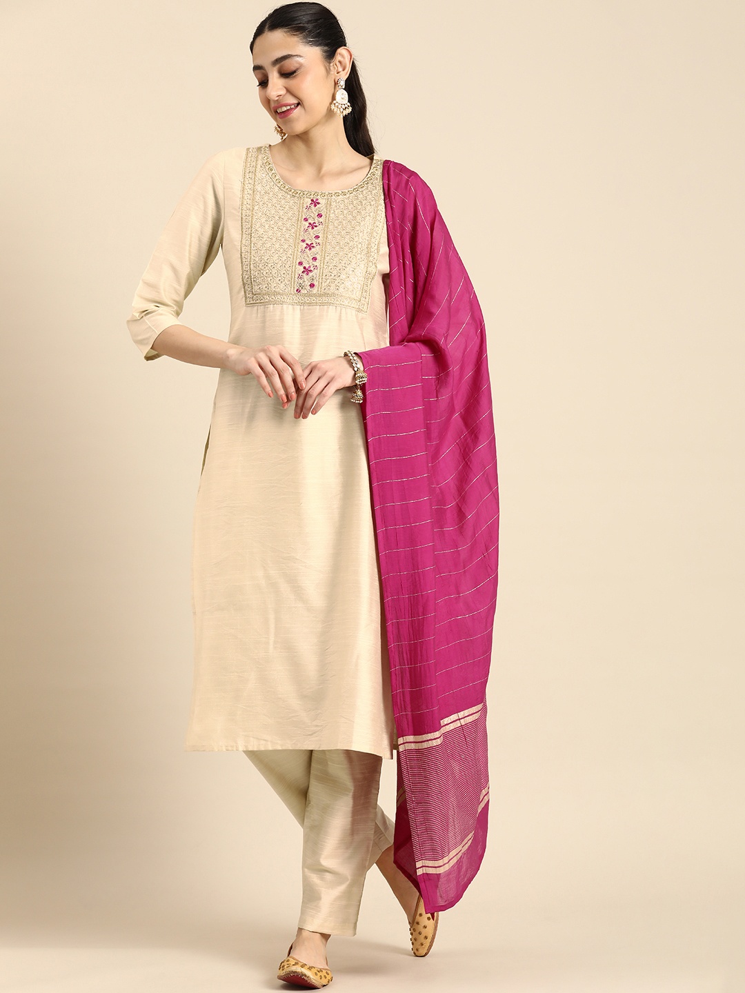 Anouk Ethnic Motifs Embroidered Sequinned Raw Silk Kurta With Trousers & With Dupatta, Off white
Anouk Ethnic Motifs Embroidered Sequinned Raw Silk Kurta With Trousers & With Dupatta, Off white