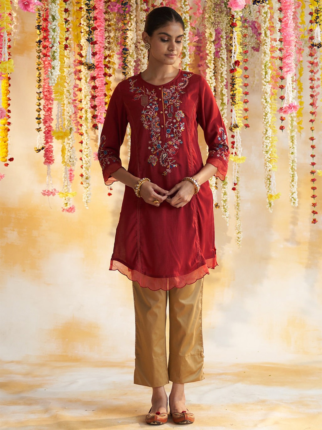 Lakshita Ethnic Motifs Embroidered Thread Work Kurta, Red