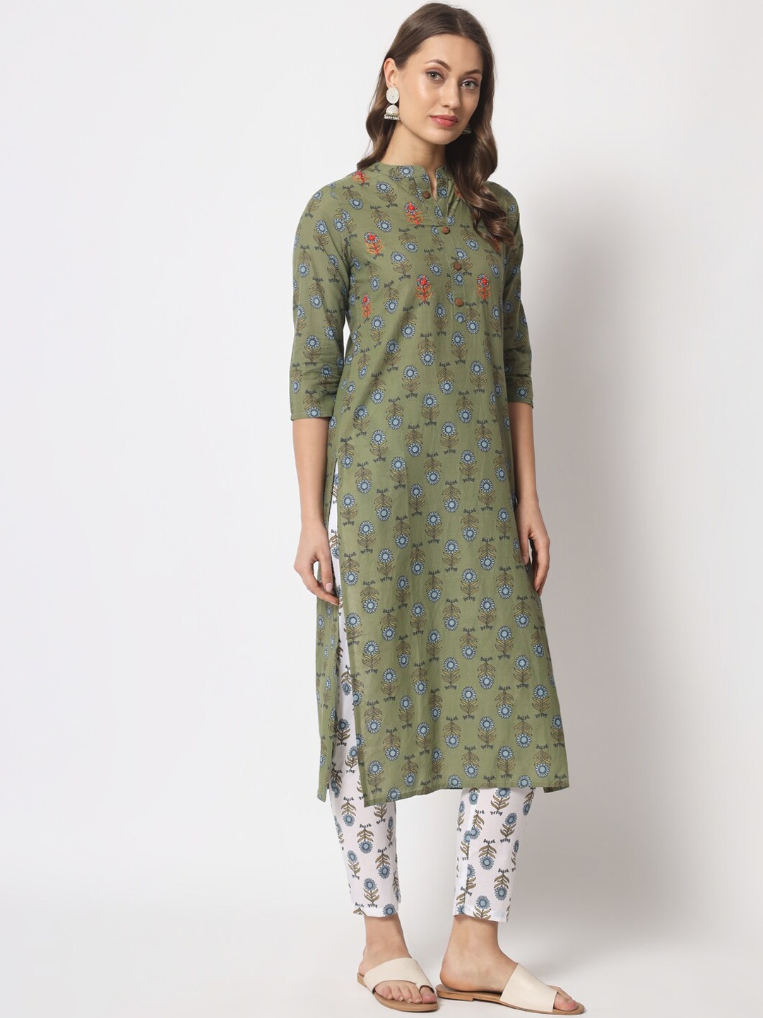 Mishpra Floral Printed Thread Work Pure Cotton Kurta with Trousers & Dupatta, Green
Mishpra Floral Printed Thread Work Pure Cotton Kurta with Trousers & Dupatta, Green