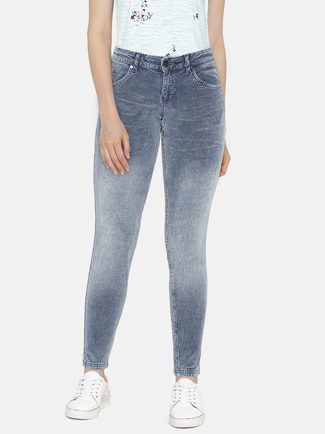 Wills Lifestyle Women Blue Slim Fit Low-Rise Clean Look Stretchable Jeans
Wills Lifestyle Women Blue Slim Fit Low-Rise Clean Look Stretchable Jeans