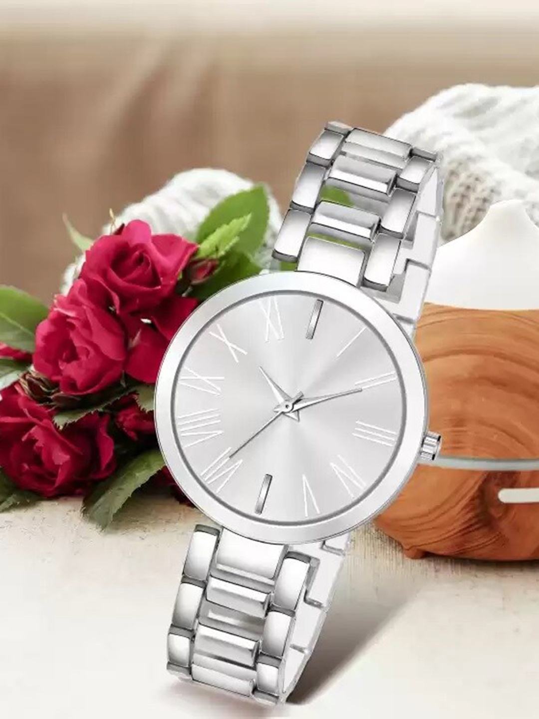 WATCHSTAR Women Embellished Dial & Stainless Steel Bracelet Style Straps Analogue Watch, Silver
WATCHSTAR Women Embellished Dial & Stainless Steel Bracelet Style Straps Analogue Watch, Silver