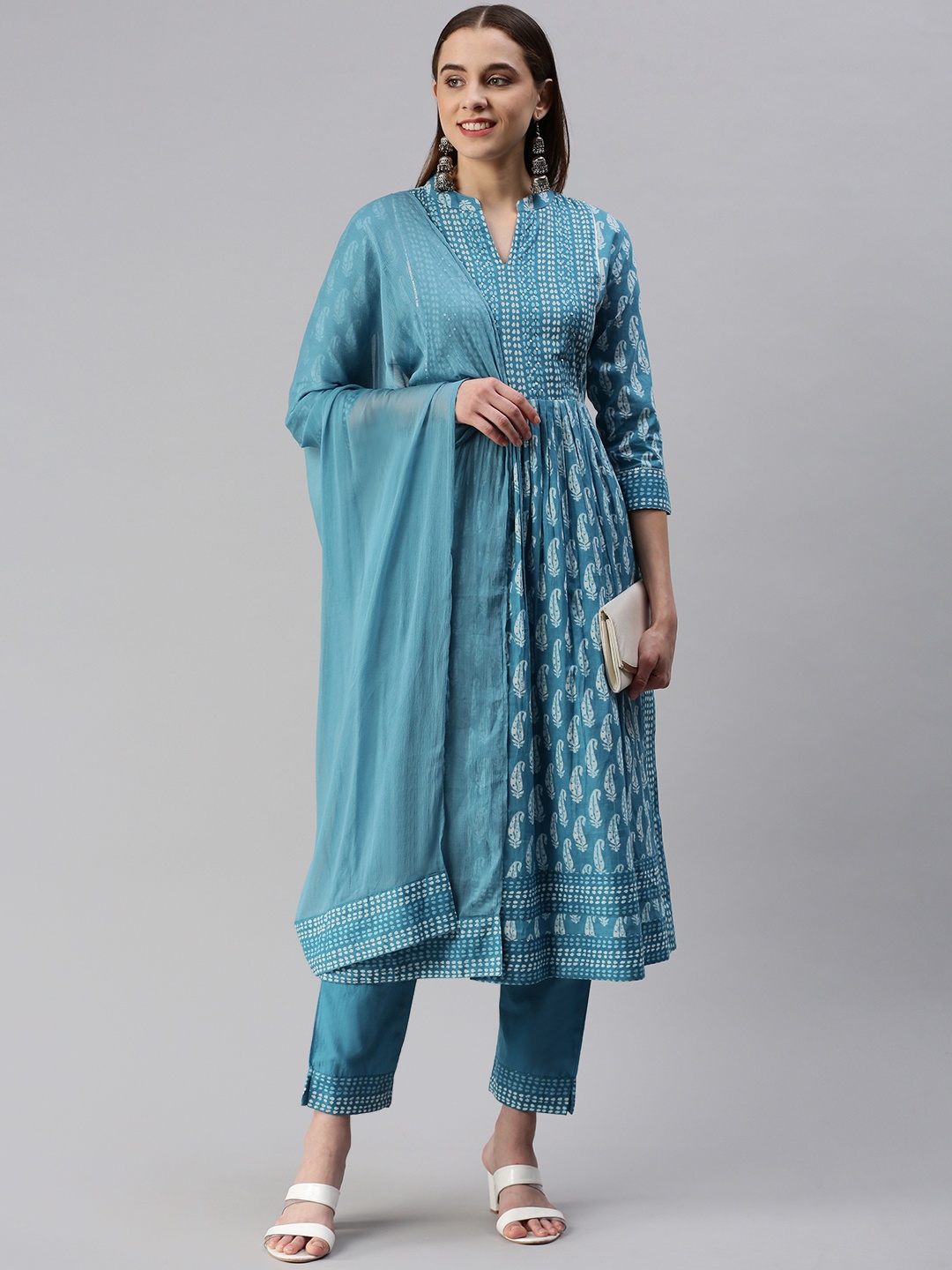 kipek Ethnic Motifs Printed Pleated Sequinned A-Line Kurta with Trousers & With Dupatta, Blue
kipek Ethnic Motifs Printed Pleated Sequinned A-Line Kurta with Trousers & With Dupatta, Blue