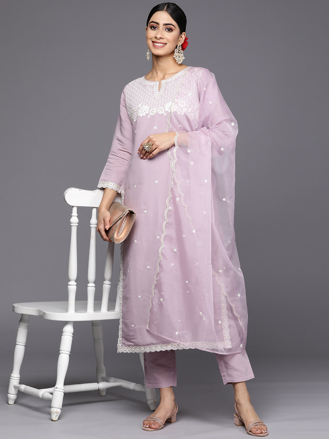 Libas Women Lavender Floral Yoke Design Thread Work Kurta with Trousers & With Dupatta
Libas Women Lavender Floral Yoke Design Thread Work Kurta with Trousers & With Dupatta