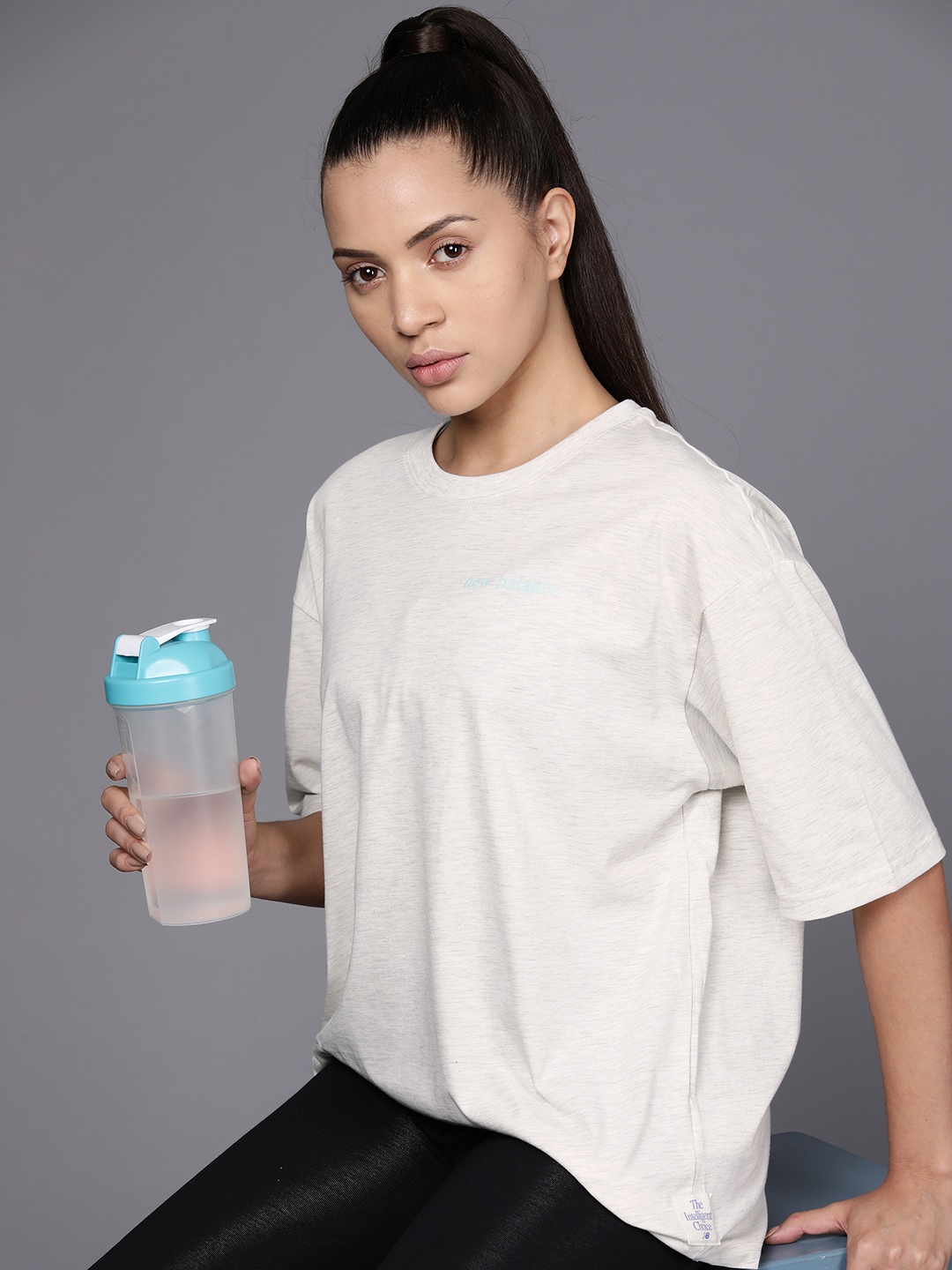 New Balance Sustainable Drop-Shoulder Sleeves Abzorb Oversized Running T-shirt, Grey
New Balance Sustainable Drop-Shoulder Sleeves Abzorb Oversized Running T-shirt, Grey