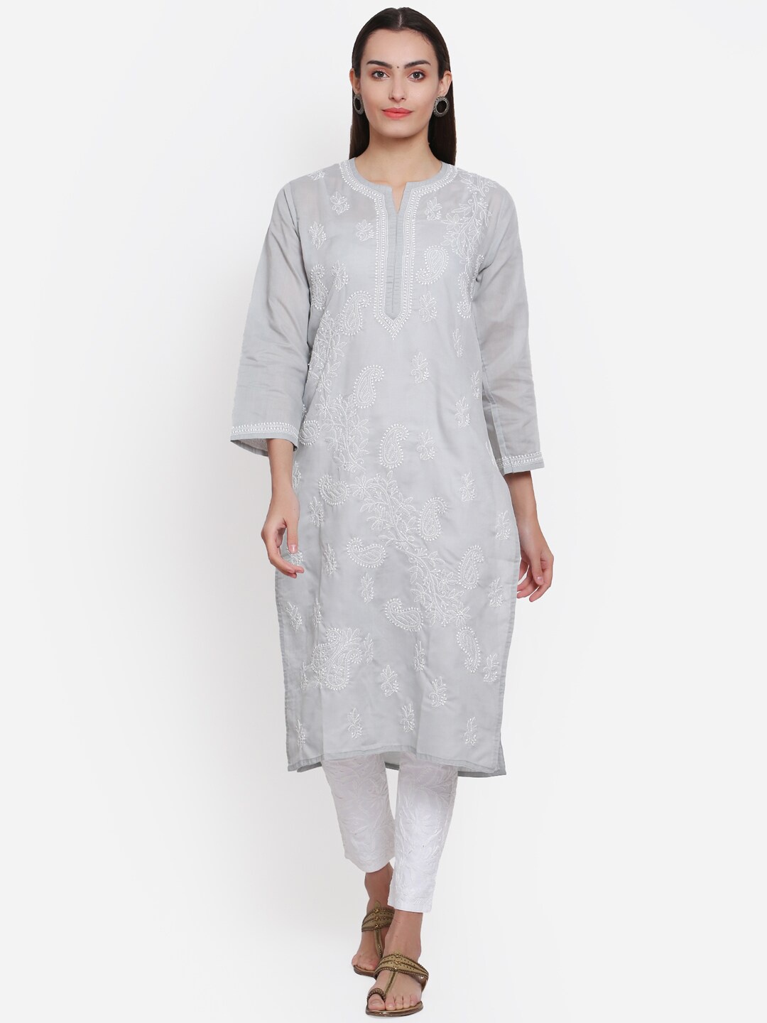 PARAMOUNT CHIKAN Ethnic Motif Chikankari Embroidered Notch Neck Thread Work Kurta, Grey
PARAMOUNT CHIKAN Ethnic Motif Chikankari Embroidered Notch Neck Thread Work Kurta, Grey