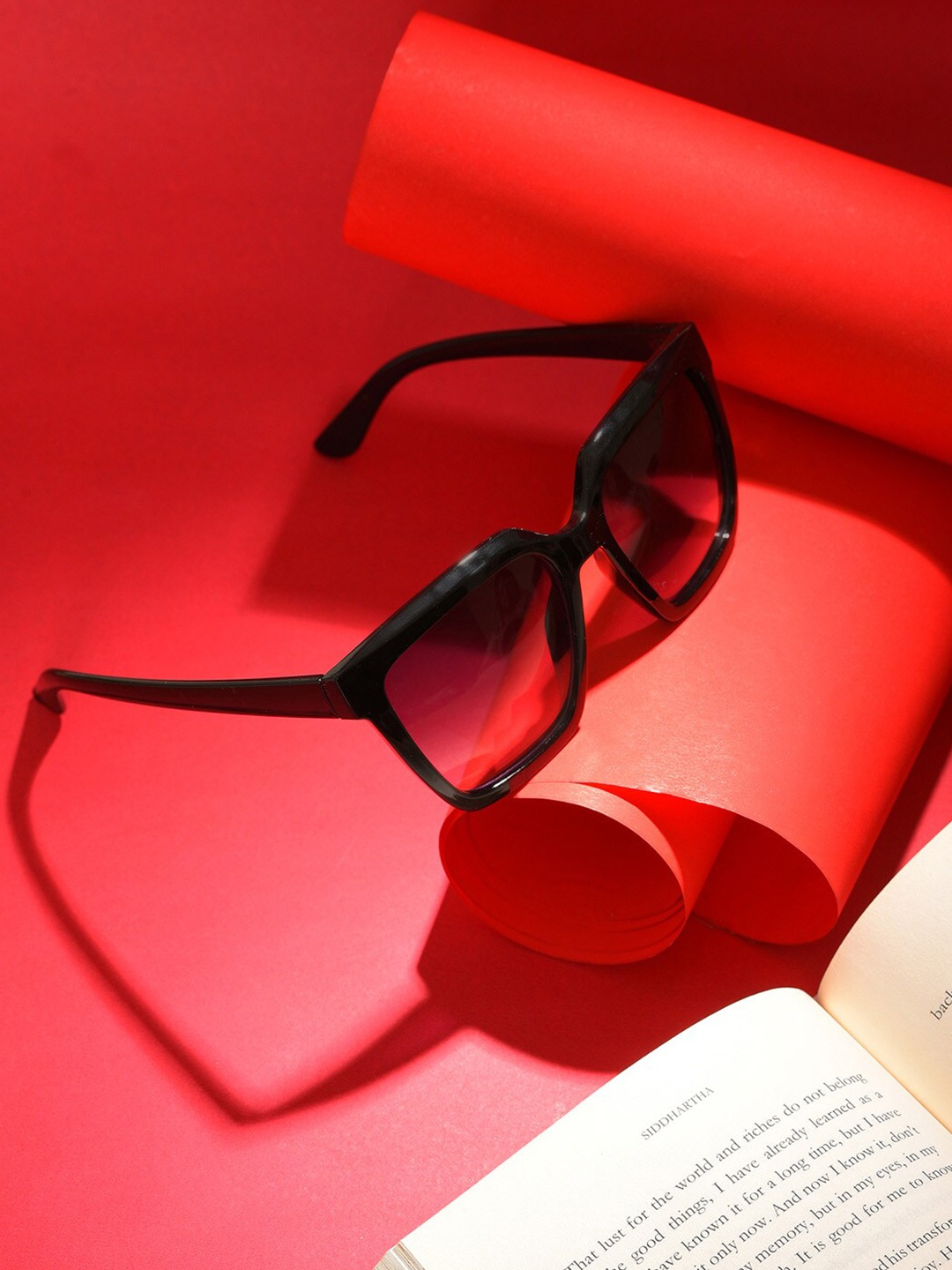 HAUTE SAUCE by Campus Sutra Women Sunglasses with UV Protected Lens SUM23_HSSG1098, Black
HAUTE SAUCE by Campus Sutra Women Sunglasses with UV Protected Lens SUM23_HSSG1098, Black