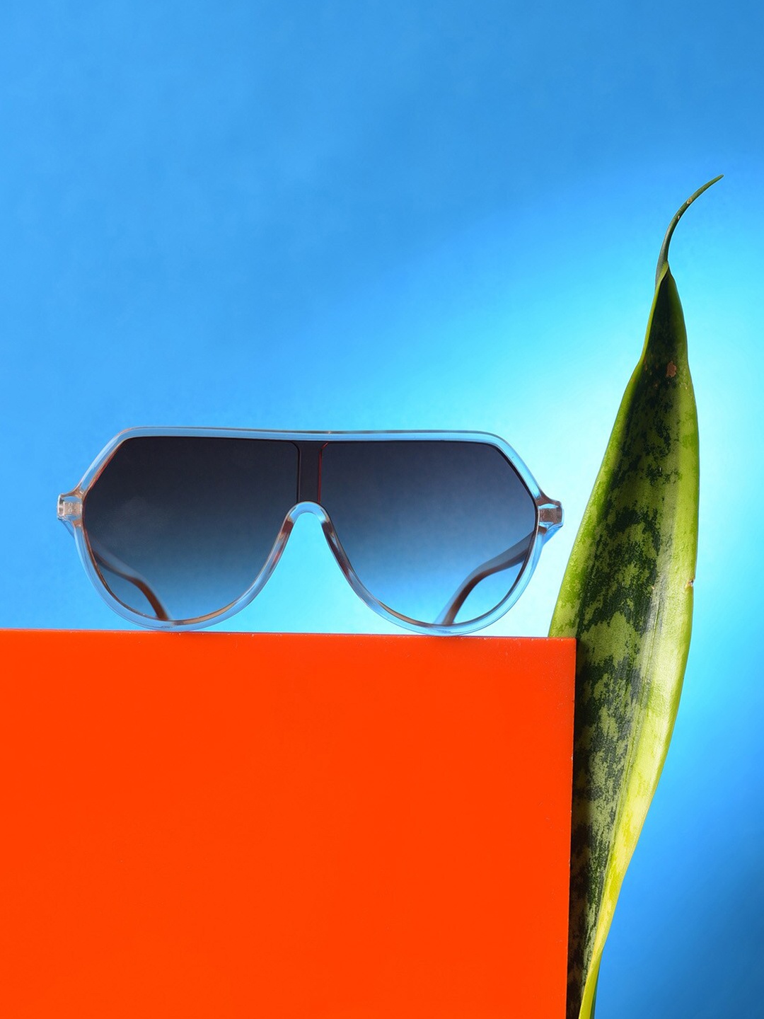 HAUTE SAUCE by Campus Sutra Women Oversized Sunglasses With Polarised Lens SUM23_HSSG1008, Peach
HAUTE SAUCE by Campus Sutra Women Oversized Sunglasses With Polarised Lens SUM23_HSSG1008, Peach