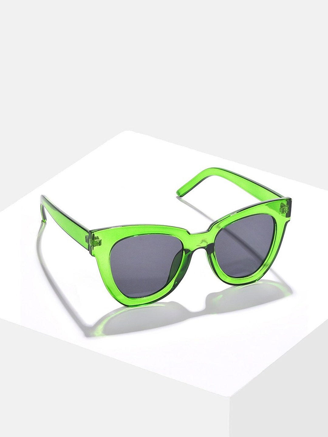 HAUTE SAUCE by Campus Sutra Women Butterfly Sunglass with UV Protected Lens SUM23_HSSG1102, Green
HAUTE SAUCE by Campus Sutra Women Butterfly Sunglass with UV Protected Lens SUM23_HSSG1102, Green