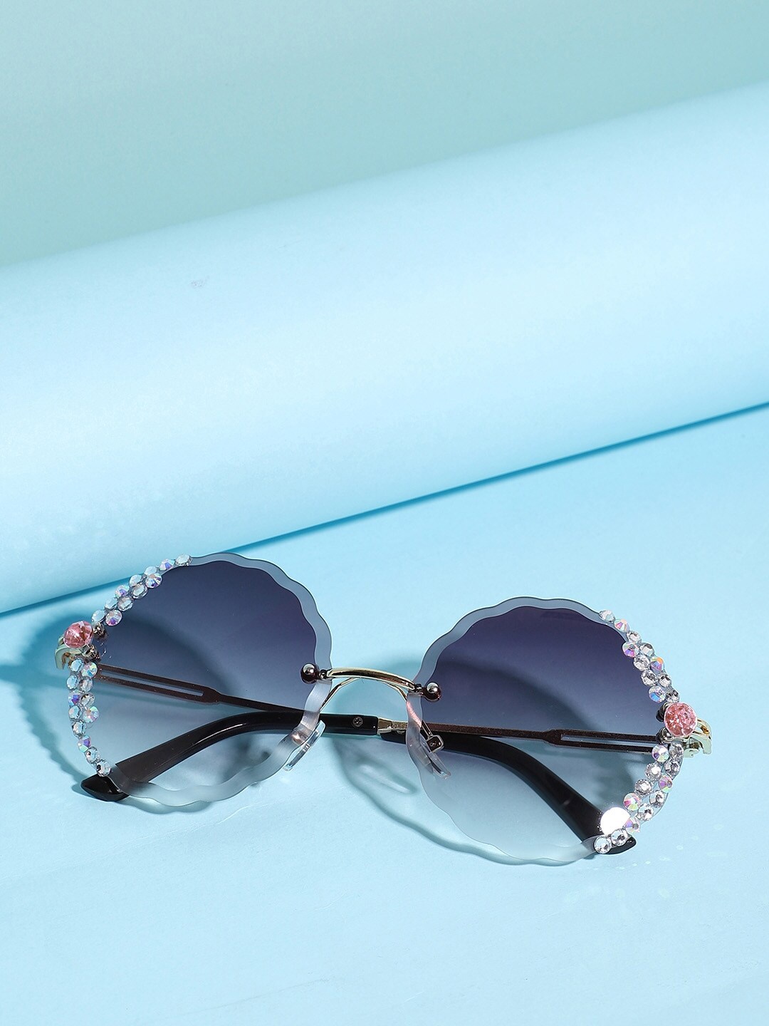 HAUTE SAUCE by Campus Sutra Women Round Sunglasses with Polarised Lens SUM23_HSSG1217, Brown
HAUTE SAUCE by Campus Sutra Women Round Sunglasses with Polarised Lens SUM23_HSSG1217, Brown