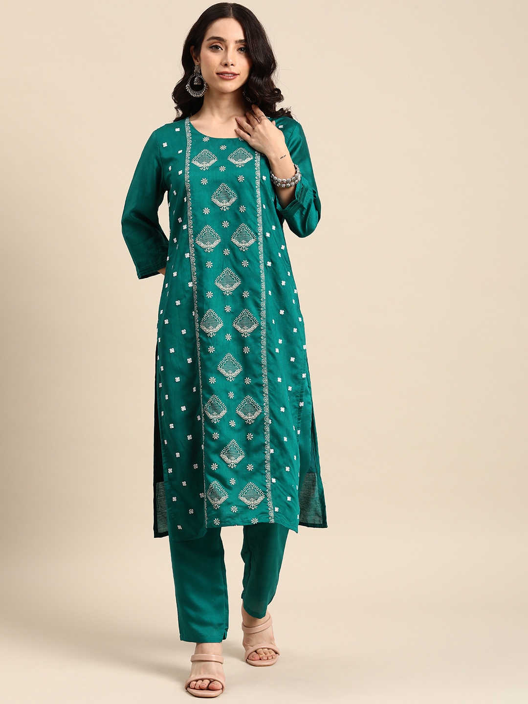 all about you Ethnic Motifs Embroidered Panelled Thread Work Chanderi Silk Kurta Set, Teal
all about you Ethnic Motifs Embroidered Panelled Thread Work Chanderi Silk Kurta Set, Teal