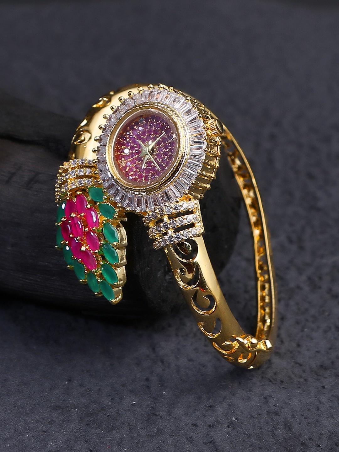 Adwitiya Collection Women Embellished Bracelet Style Straps Analogue Watch ACBW1022, Gold
Adwitiya Collection Women Embellished Bracelet Style Straps Analogue Watch ACBW1022, Gold