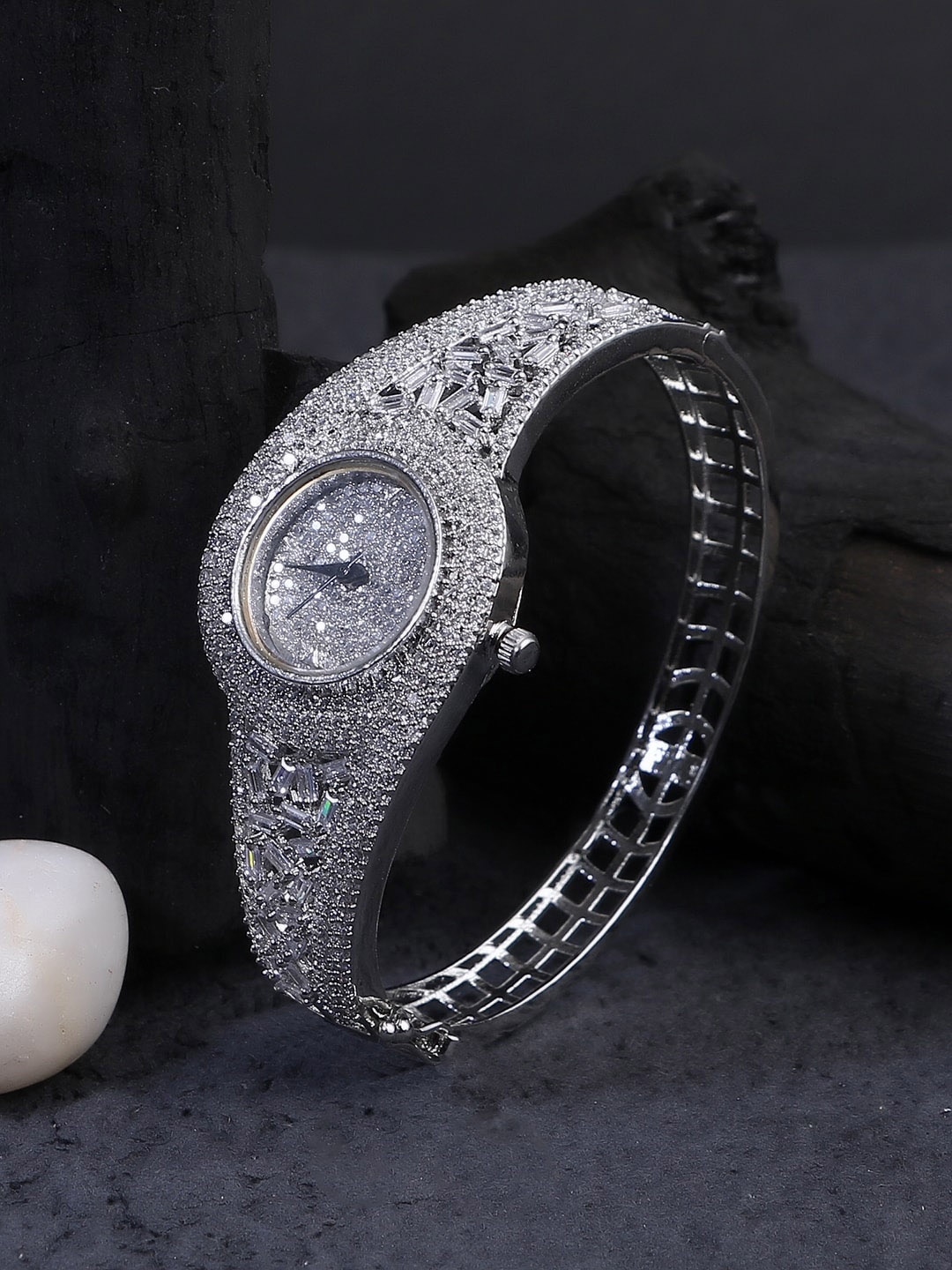 Adwitiya Collection Women Embellished Dial & Wrap Around Straps Analogue Watch- ACBW1026, White
Adwitiya Collection Women Embellished Dial & Wrap Around Straps Analogue Watch- ACBW1026, White