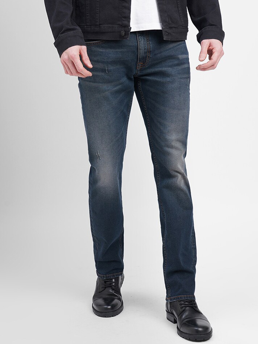 Jack & Jones Men Slim Fit Mildly Distressed Light Fade Stretchable Cotton Jeans, Navy blue
Jack & Jones Men Slim Fit Mildly Distressed Light Fade Stretchable Cotton Jeans, Navy blue