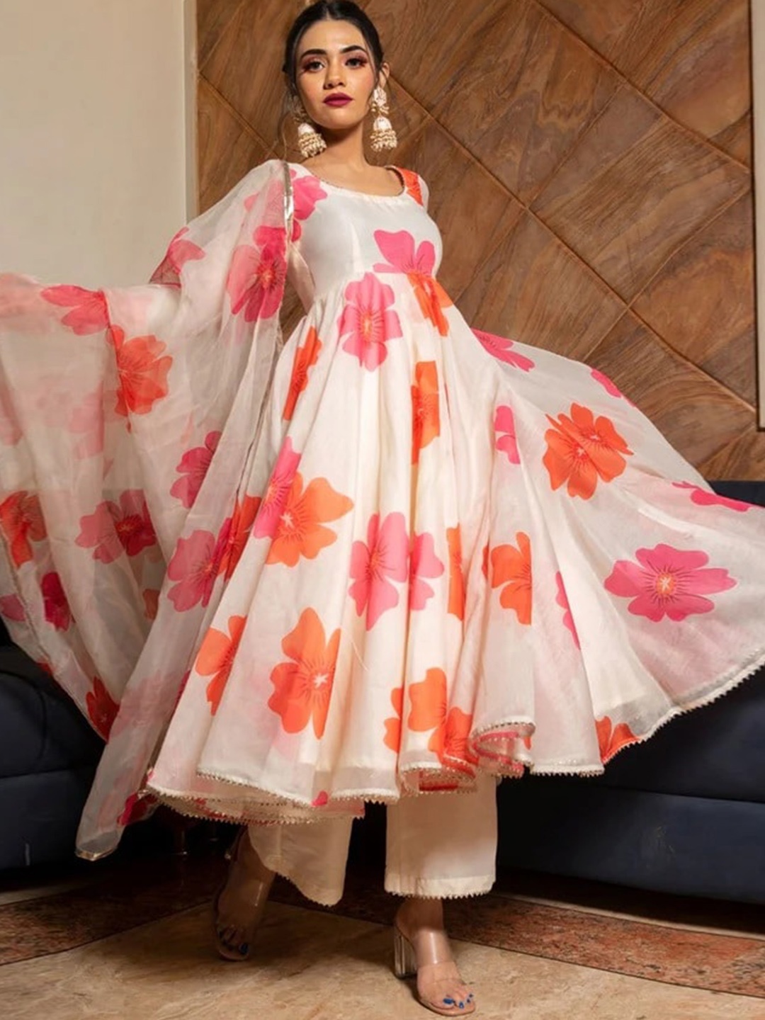 Pomcha Floral Printed Empire Anarkali Pure Cotton Kurta with Palazzos & Dupatta, Off white
Pomcha Floral Printed Empire Anarkali Pure Cotton Kurta with Palazzos & Dupatta, Off white