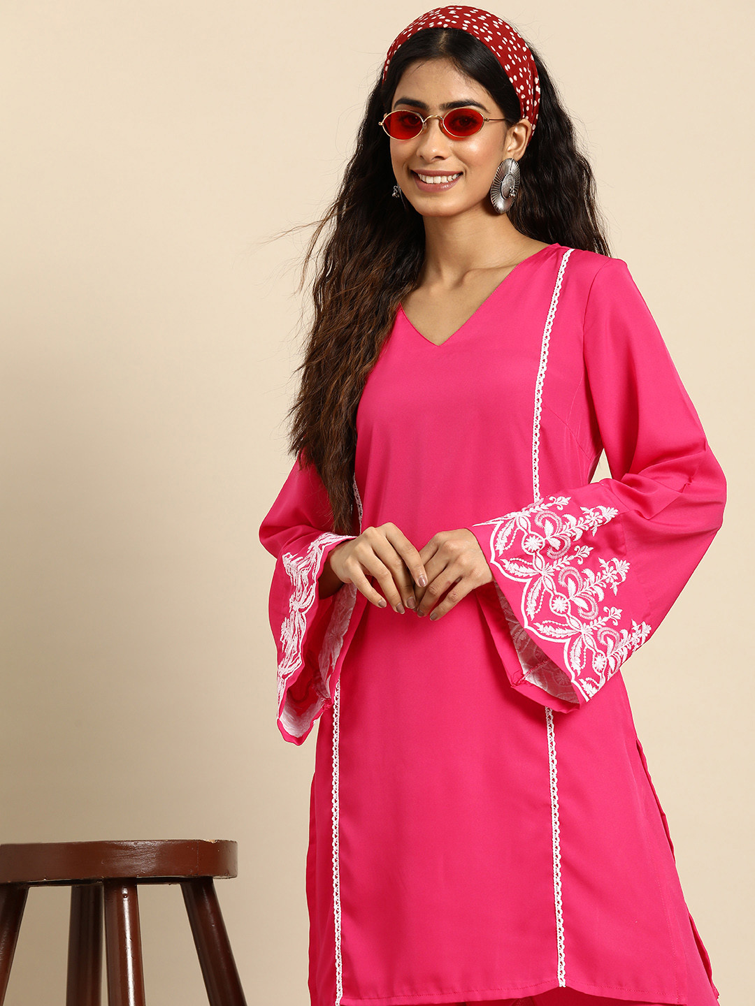 Sangria Women Lace Insert Embroidered Flared Sleeves Pure Cotton Kurta with Trousers, Pink
Sangria Women Lace Insert Embroidered Flared Sleeves Pure Cotton Kurta with Trousers, Pink