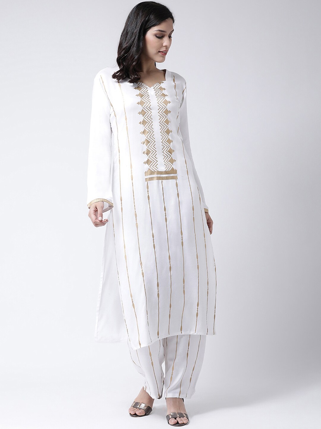 Charitra Long Sleeves Sweetheart Neck Ethnic Motifs Printed Kurta with Palazzos, White
Charitra Long Sleeves Sweetheart Neck Ethnic Motifs Printed Kurta with Palazzos, White