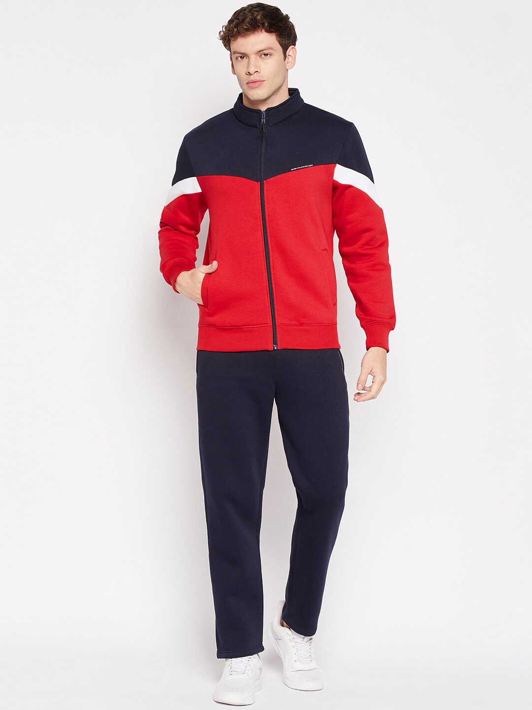 Okane Men Colourblocked Tracksuit, Red