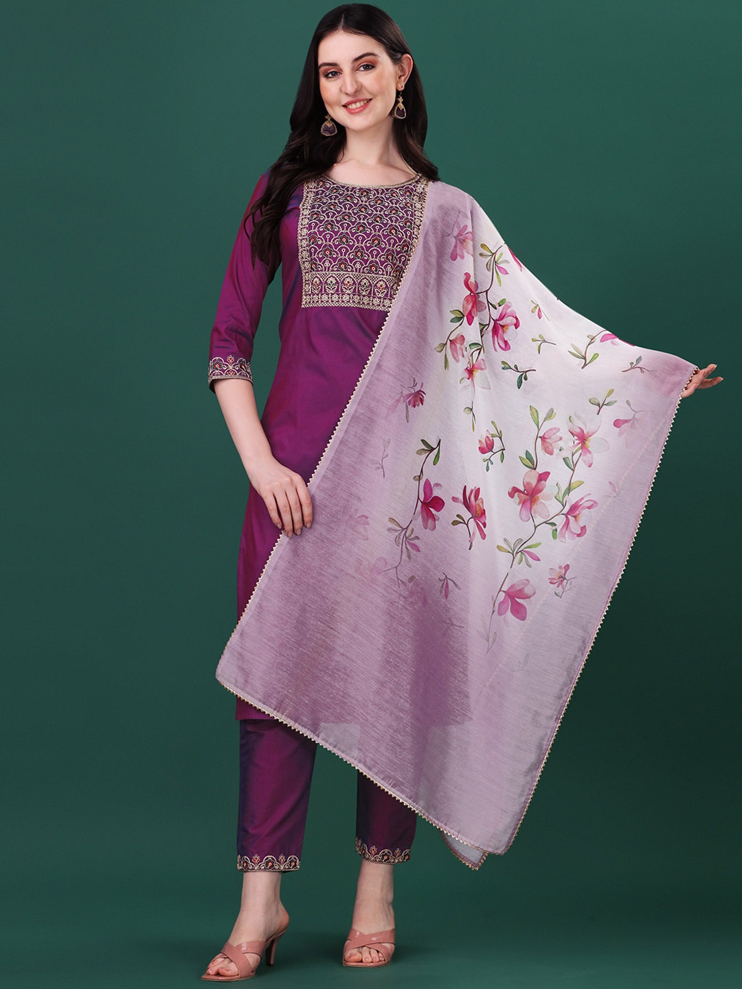 FabFairy Floral Yoke Design Thread Work Straight Kurta with Trousers & Dupatta, Purple
FabFairy Floral Yoke Design Thread Work Straight Kurta with Trousers & Dupatta, Purple