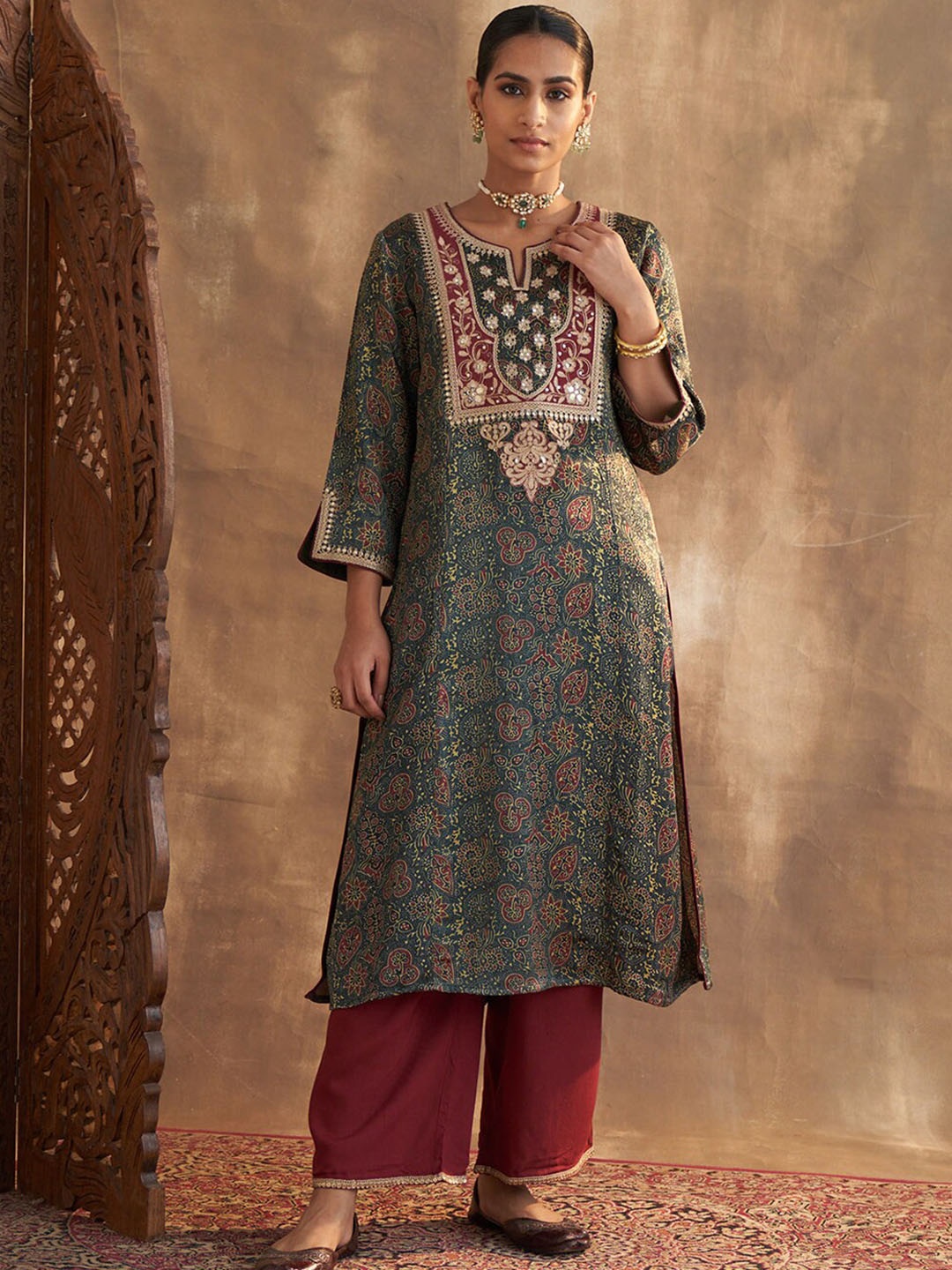 Lakshita Notch Neck Ethnic Motifs Printed Zari Sequined Work Kurta with Palazzos, Green
Lakshita Notch Neck Ethnic Motifs Printed Zari Sequined Work Kurta with Palazzos, Green