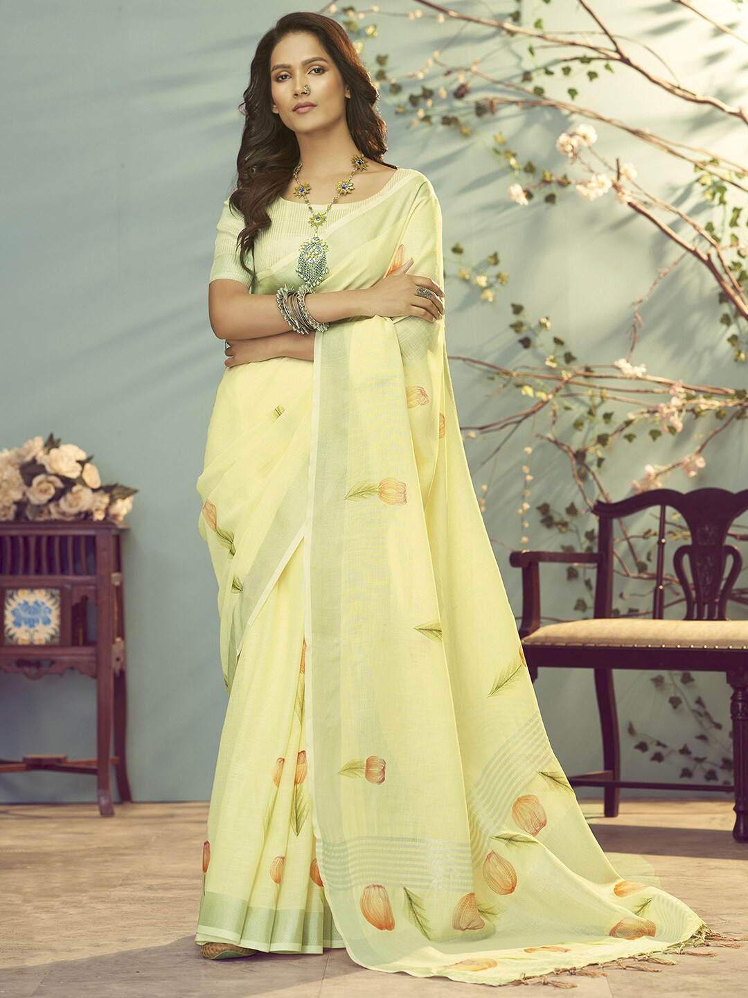 Satrani Floral Linen Blend Saree, Yellow
Satrani Floral Linen Blend Saree, Yellow