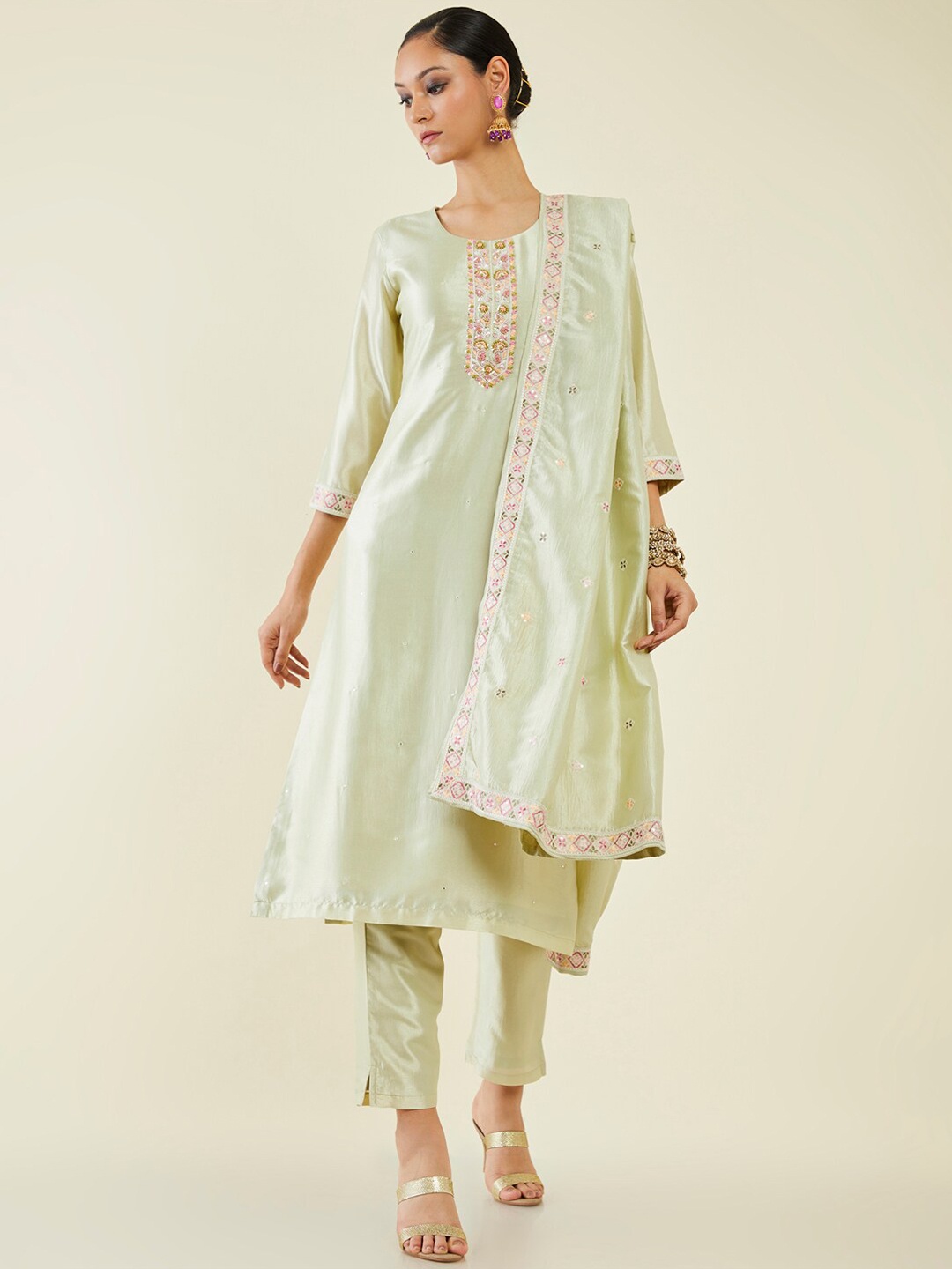 Soch Floral Embroidered Beads and Stones Pure Silk Kurta With Trousers & Dupatta, Green
Soch Floral Embroidered Beads and Stones Pure Silk Kurta With Trousers & Dupatta, Green