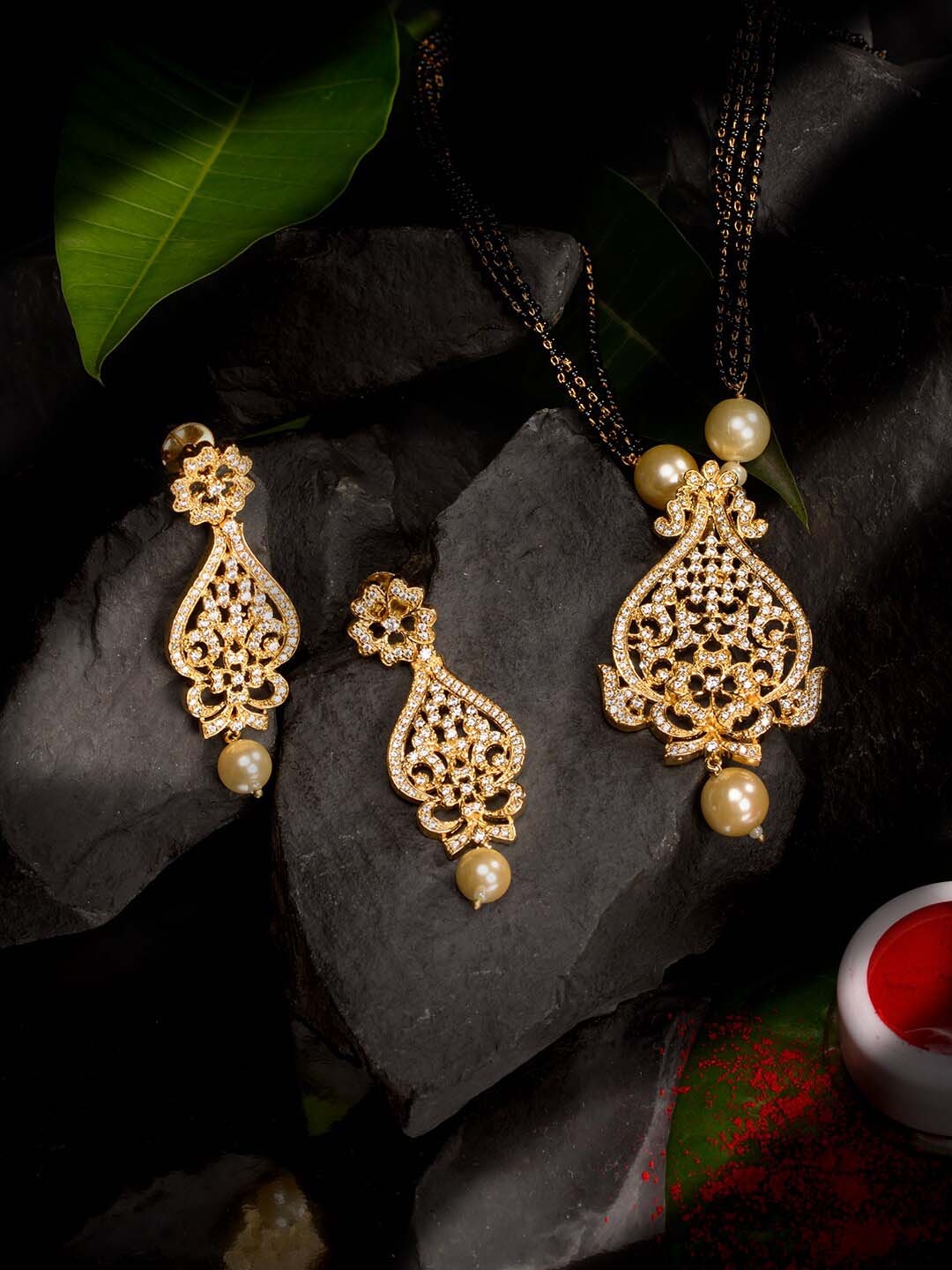 Saraf RS Jewellery Gold-Plated AD-Studded & Beaded Necklace and Earrings, Off white
Saraf RS Jewellery Gold-Plated AD-Studded & Beaded Necklace and Earrings, Off white