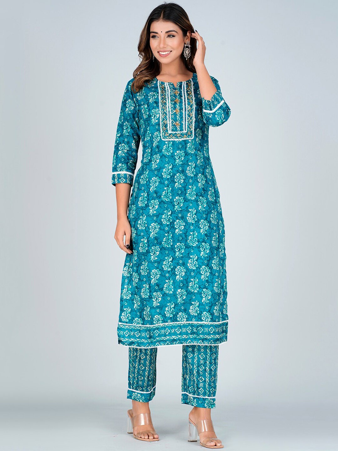 Bachuu Notch Neck Floral Printed Beads and stones Pure Cotton Kurta With Trousers, Blue
Bachuu Notch Neck Floral Printed Beads and stones Pure Cotton Kurta With Trousers, Blue
