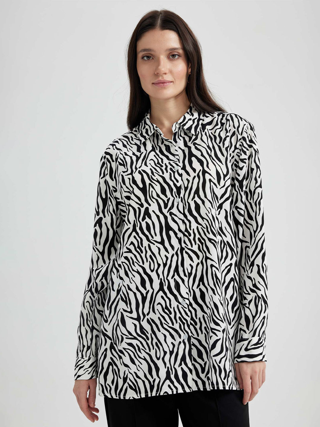 DeFacto Animal Printed Casual Shirt, White
DeFacto Animal Printed Casual Shirt, White