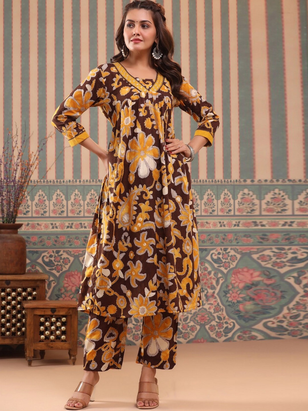 EtnicaWear Ethnic Motifs Printed Empire Pure Cotton A-Line Kurta With Trousers, Yellow
EtnicaWear Ethnic Motifs Printed Empire Pure Cotton A-Line Kurta With Trousers, Yellow