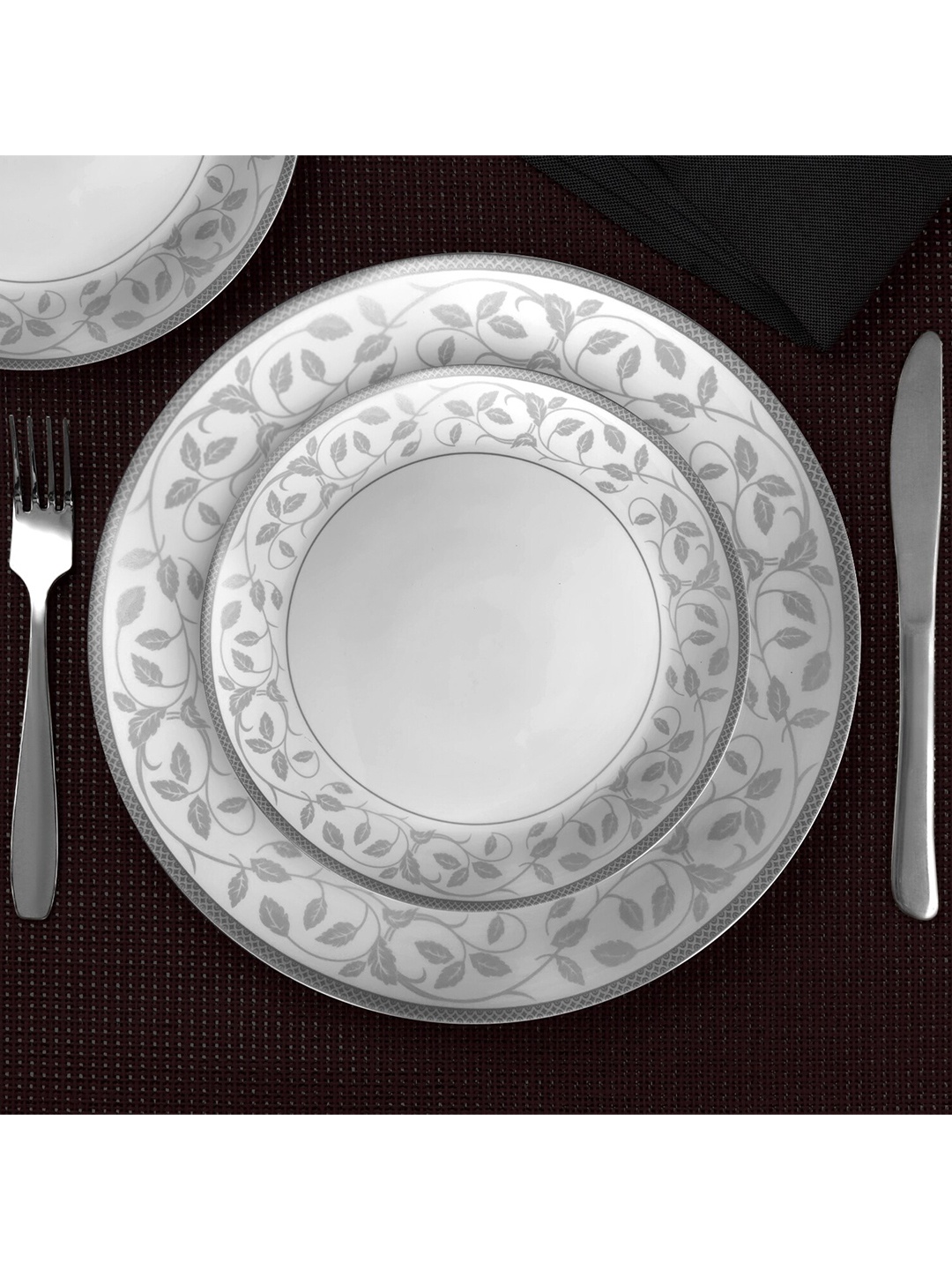 Cello Divine Silver Divine Series 27 Pcs White & Grey Printed Opalware Glossy Dinner Set
Cello Divine Silver Divine Series 27 Pcs White & Grey Printed Opalware Glossy Dinner Set