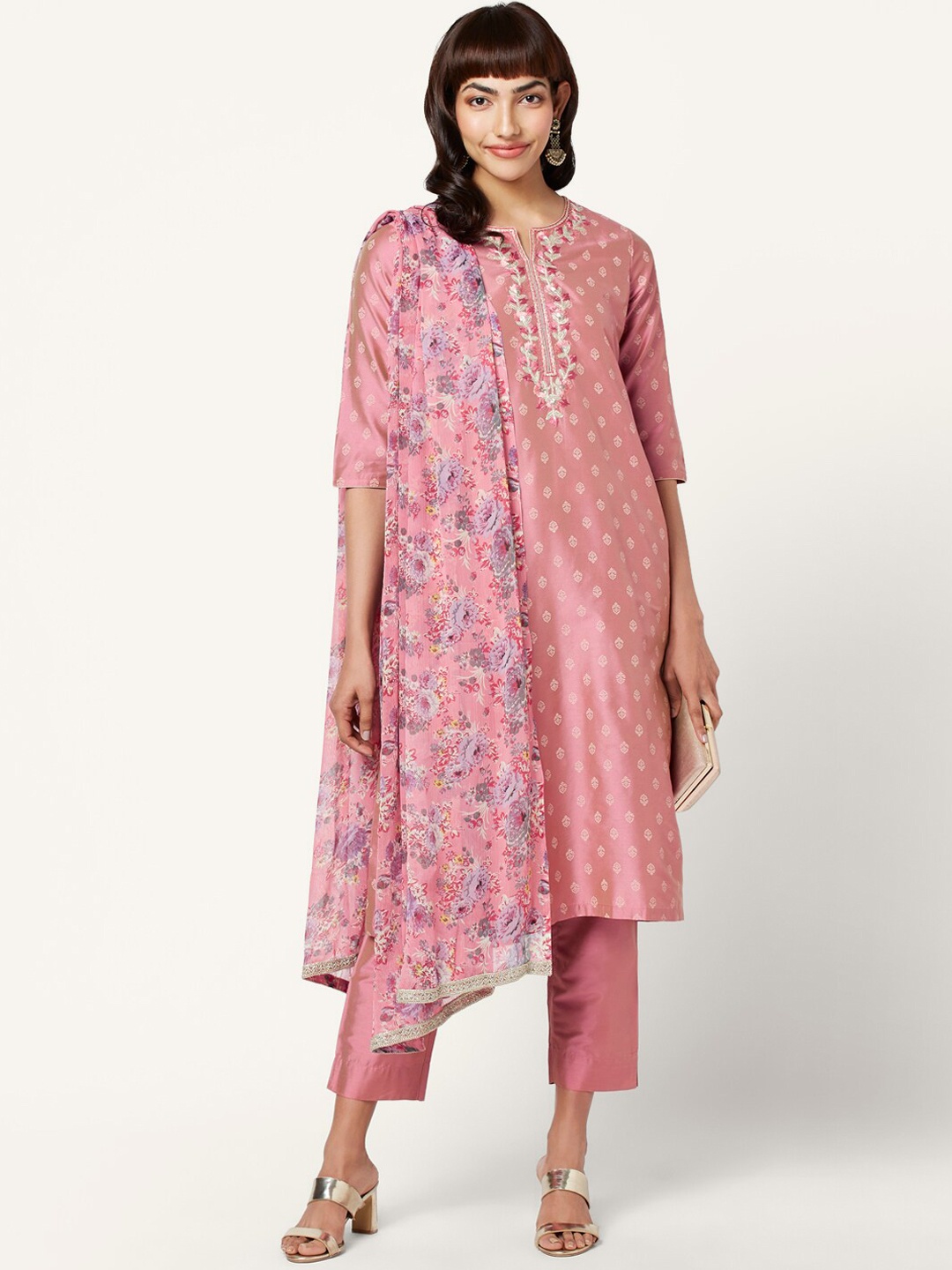 RANGMANCH BY PANTALOONS Floral Printed Thread Work Kurta With Trousers & Dupatta, Pink
RANGMANCH BY PANTALOONS Floral Printed Thread Work Kurta With Trousers & Dupatta, Pink