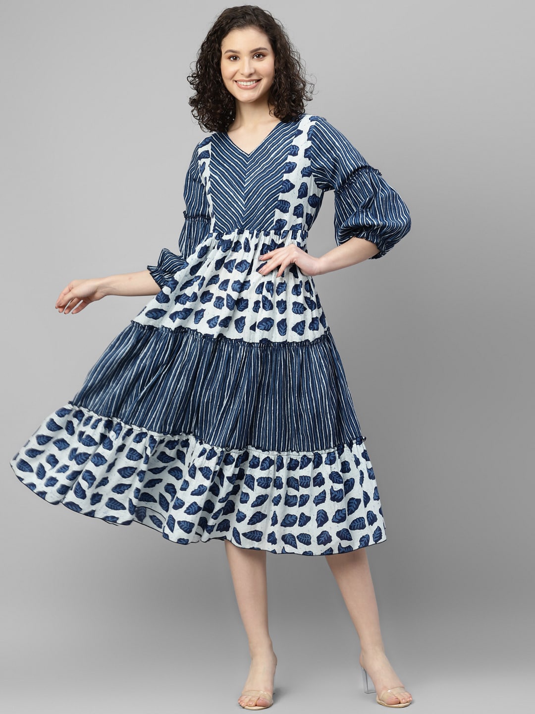 DEEBACO V-Neck Ethnic Motifs Printed Tiered Cotton Midi Fit & Flare dress, Navy blue
DEEBACO V-Neck Ethnic Motifs Printed Tiered Cotton Midi Fit & Flare dress, Navy blue