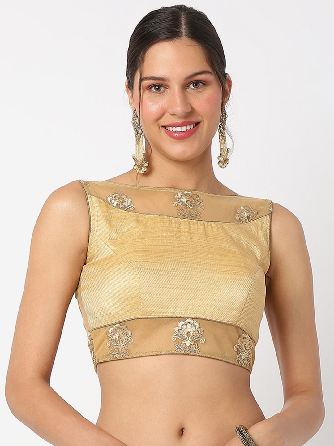 SALWAR STUDIO Embroidered Boat Neck Sleeveless Back Open Readymade Saree Blouse, Gold
SALWAR STUDIO Embroidered Boat Neck Sleeveless Back Open Readymade Saree Blouse, Gold