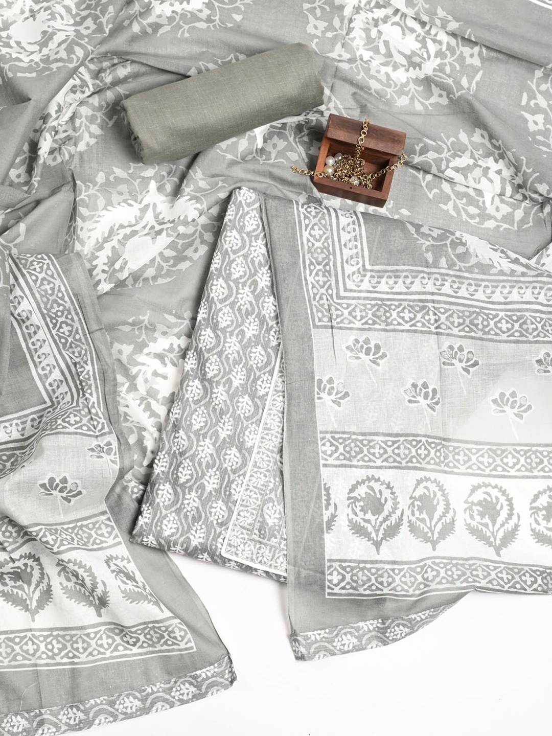 Meena Bazaar Ethnic Motifs Printed Pure Cotton Unstitched Dress Material With Dupatta, Grey
Meena Bazaar Ethnic Motifs Printed Pure Cotton Unstitched Dress Material With Dupatta, Grey