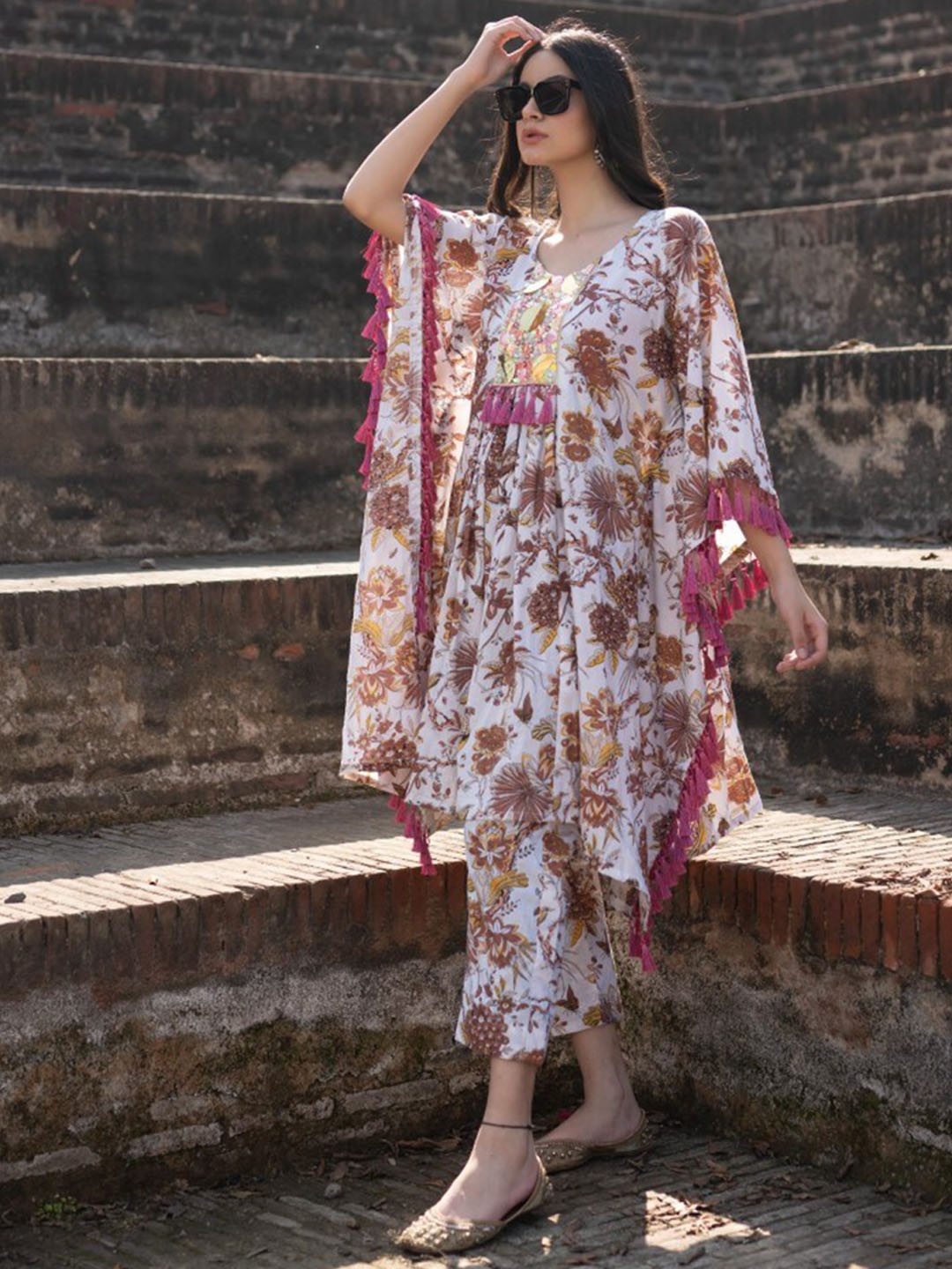 Mani Dua Khanna Floral Printed Beads and Stones Pure Cotton Kaftan Kurta with Trousers, Off white
Mani Dua Khanna Floral Printed Beads and Stones Pure Cotton Kaftan Kurta with Trousers, Off white