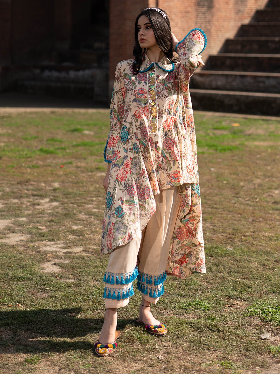 Mani Dua Khanna Women Floral Printed Pure Cotton Shirt Collar Kurta with Trousers, Beige
Mani Dua Khanna Women Floral Printed Pure Cotton Shirt Collar Kurta with Trousers, Beige
