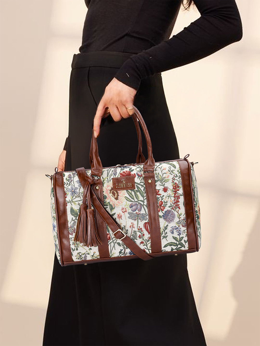 THE CLOWNFISH Lorna Floral Printed Oversized Structured Handheld Bag With Tasselled, Off white
THE CLOWNFISH Lorna Floral Printed Oversized Structured Handheld Bag With Tasselled, Off white