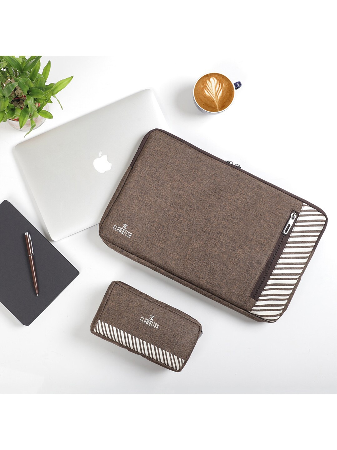 THE CLOWNFISH Algo & Scholar Solid Comfort Padded Laptop Sleeve With Pouch, Brown
THE CLOWNFISH Algo & Scholar Solid Comfort Padded Laptop Sleeve With Pouch, Brown