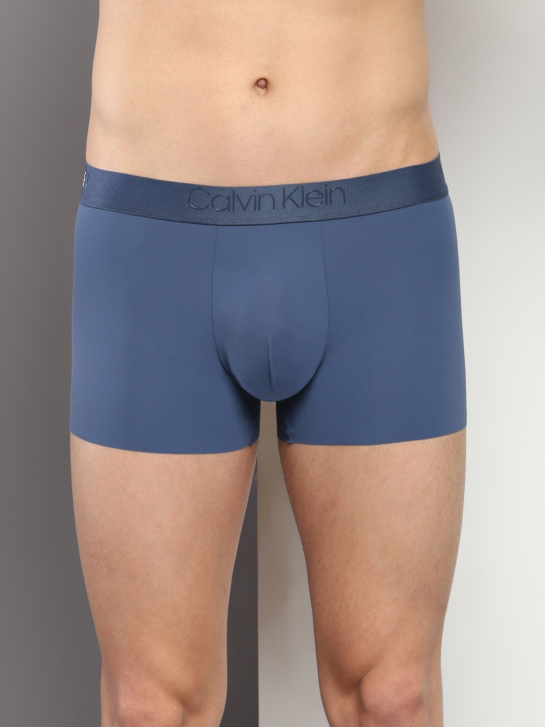 Calvin Klein Underwear Men Brand Logo Printed Waistband Mid Rise Outer Elastic Trunk, Blue
Calvin Klein Underwear Men Brand Logo Printed Waistband Mid Rise Outer Elastic Trunk, Blue