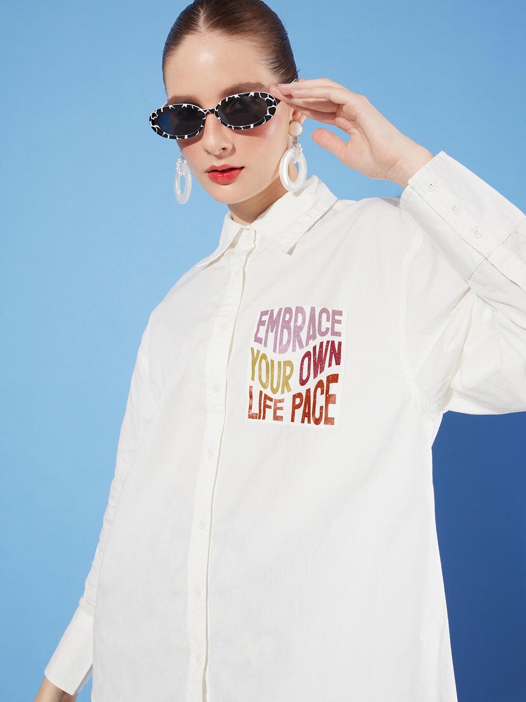 The Roadster Life Co. Milky White Pure Cotton We (May) Party Oversized Shirt Casual Shirt
The Roadster Life Co. Milky White Pure Cotton We (May) Party Oversized Shirt Casual Shirt